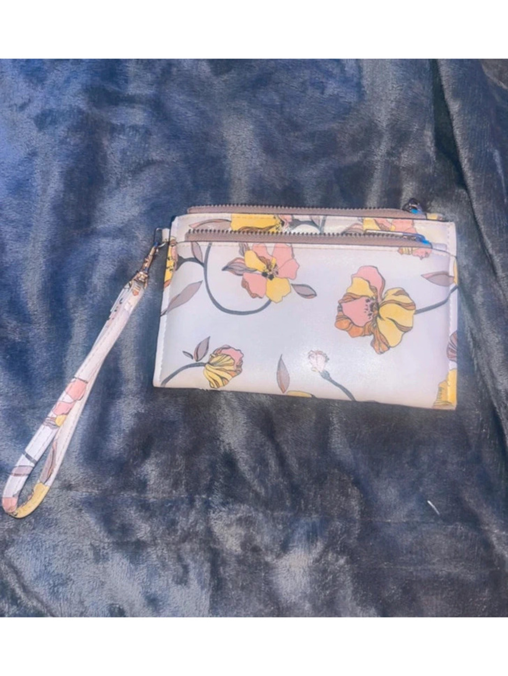 Spacious White Floral Wristlet